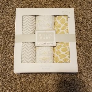 Swaddle blankets
